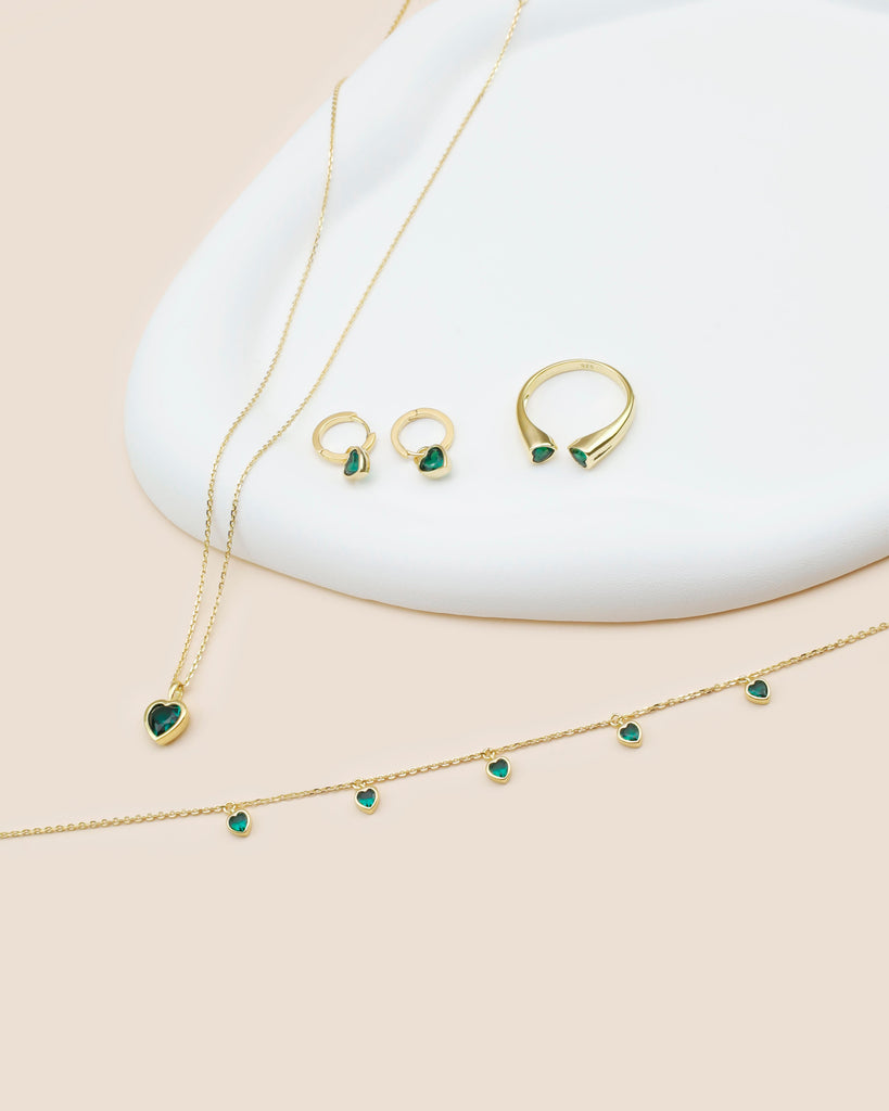 Discover Timeless Elegance: The Exquisite Emerald Collection by Jacys Mifv