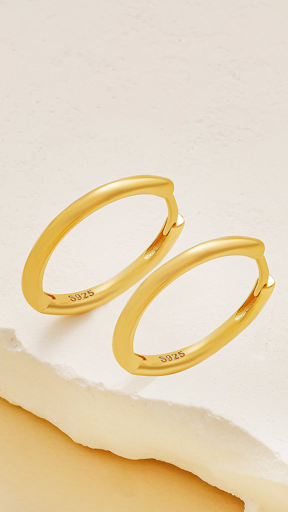 Everyday Elegance: Classic Small Hoop Earrings by Jacys Mifv