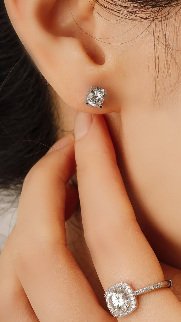 Discover Radiance with Jacys Mifv: Moissanite Jewelry That Rivals Diamonds